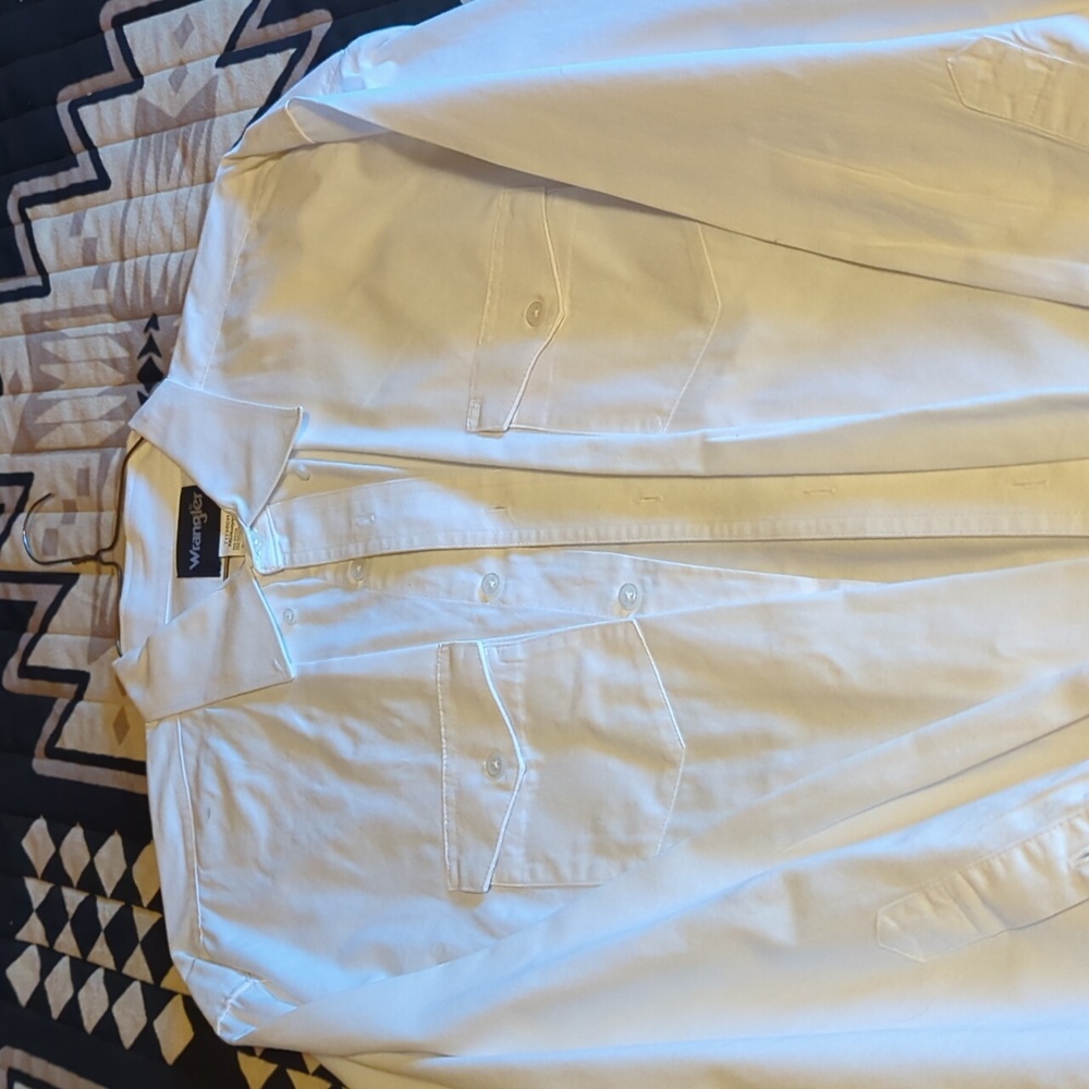 Heavier White Wrangler shirt
